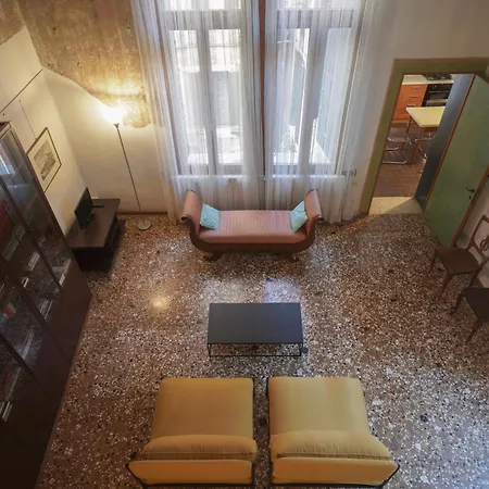 Apartment Melusina Fresco Historical Center *
