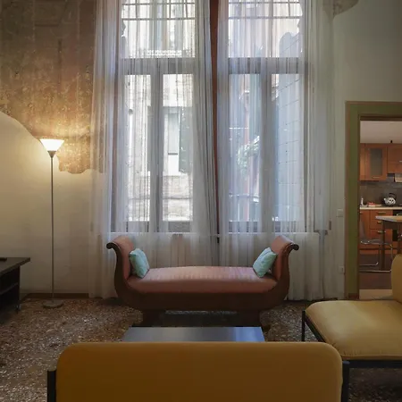Fresco Apartment *