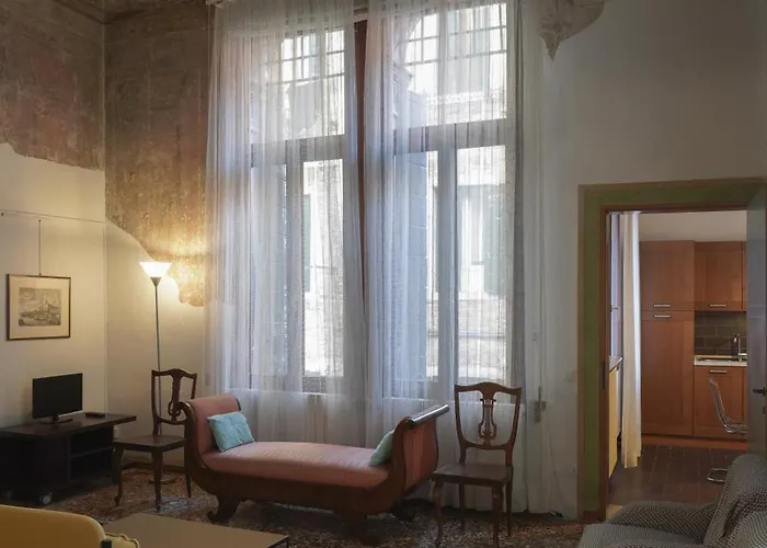 Melusina Fresco Historical Center * Veneza