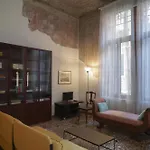 Melusina Fresco Historical Center شقة *