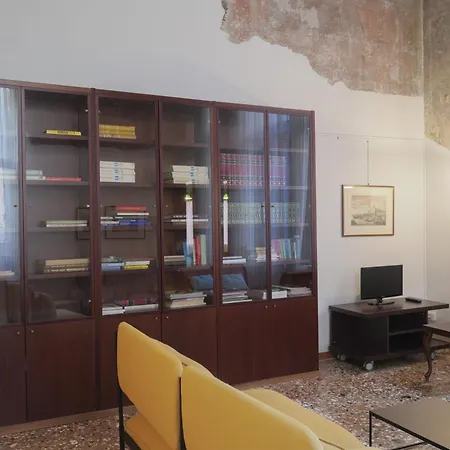 Melusina Fresco Historical Center *